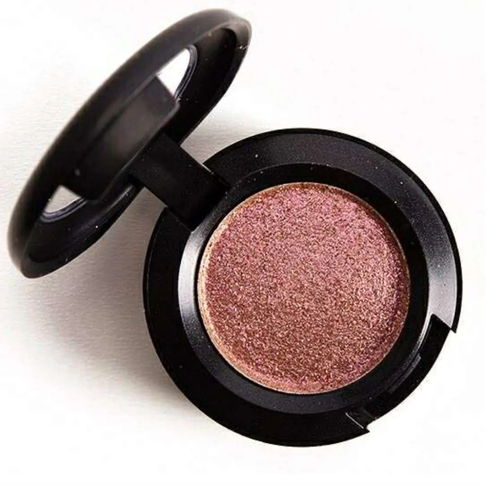 🧚‍♀️SLOW/FAST/SLOW Mac DISCONT. Dazzleshadow Eye Single NWT